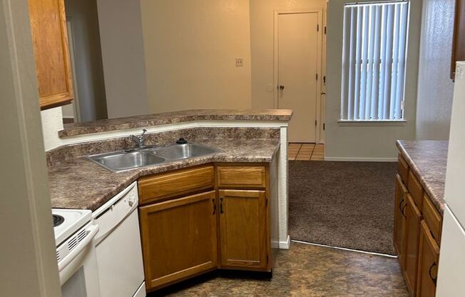 2 beds, 2 baths, 957 sqft, $1,015, Unit 31