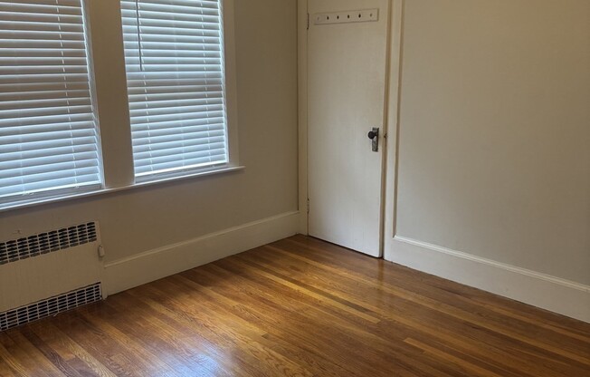 2 beds, 1 bath, 1,100 sqft, $2,200, Unit 1