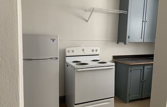 1 bed, 1 bath, $850, Unit 7 1/2 APT 2