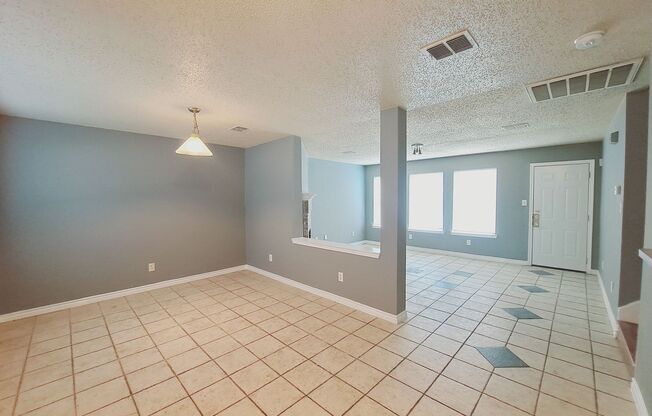 Great 2 Story 3/2.5/2 Available Now!