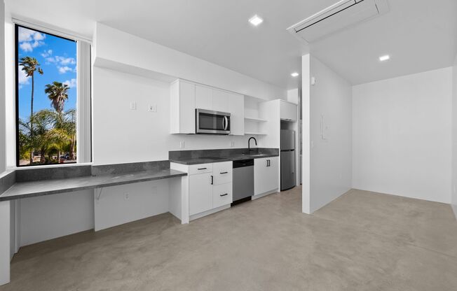 Studio, 1 bath, 347 sqft, $1,895, Unit Unit 7