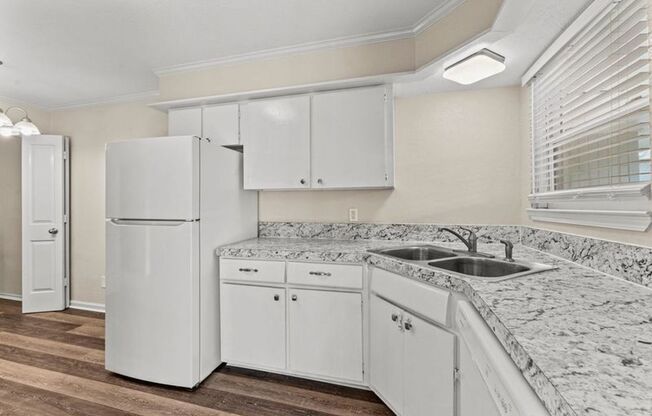 2 beds, 1 bath, 990 sqft, $1,225, Unit #16