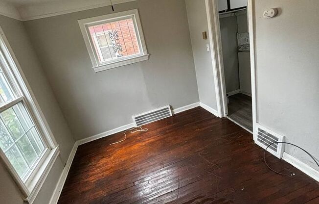 2 beds, 1 bath, $1,200