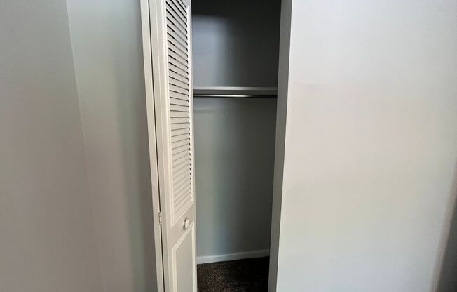 2 beds, 1 bath, 800 sqft, $899, Unit 108