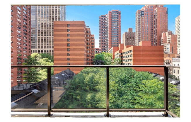 2 beds, 2.5 baths, 1,262 sqft, $8,200, Unit 7E