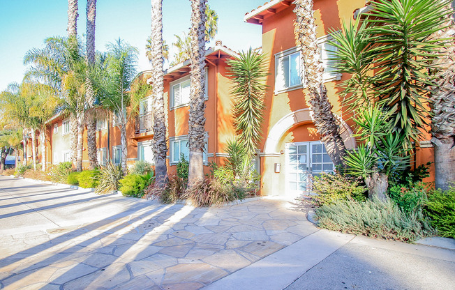 A Fantastic 1 Bedroom 1 Bath Condo with shared Garage in Santa Clara!