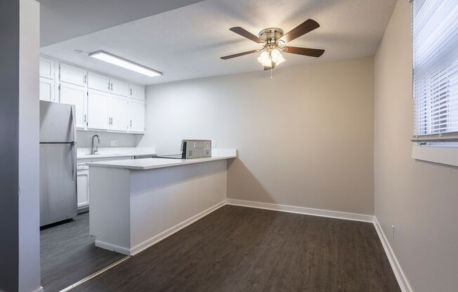 2 beds, 1.5 baths, 1,100 sqft, $1,195, Unit #120
