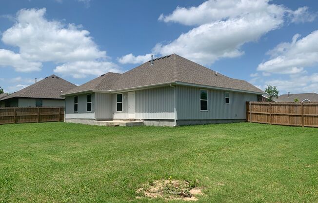 Lovely 3 Bedroom Home in Prairie Grove!!