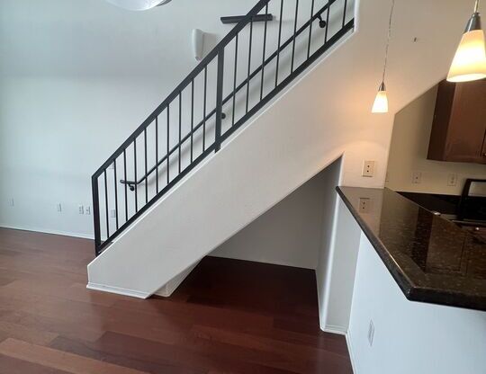 1 bed, 1 bath, 870 sqft, $3,000, Unit 464