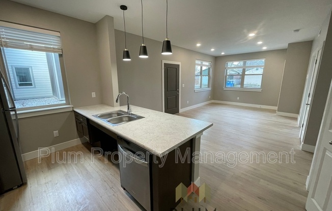1720 S 14 ST W