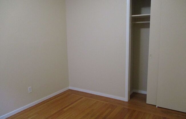 2 beds, 1 bath, $2,300, Unit D