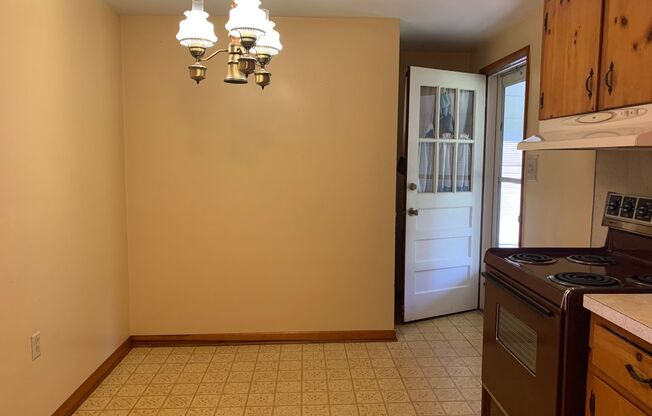 3 beds, 1 bath, $1,800