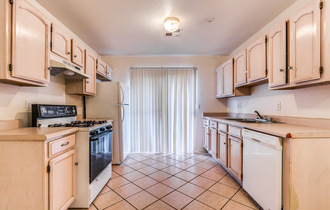 3 beds, 2 baths, $1,400