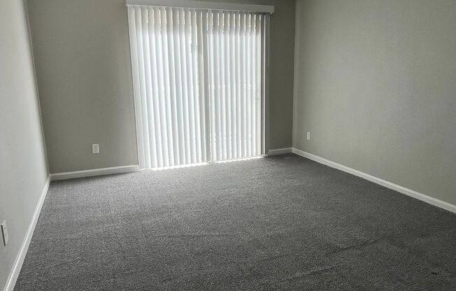 1 bed, 1 bath, 665 sqft, $1,000, Unit 77