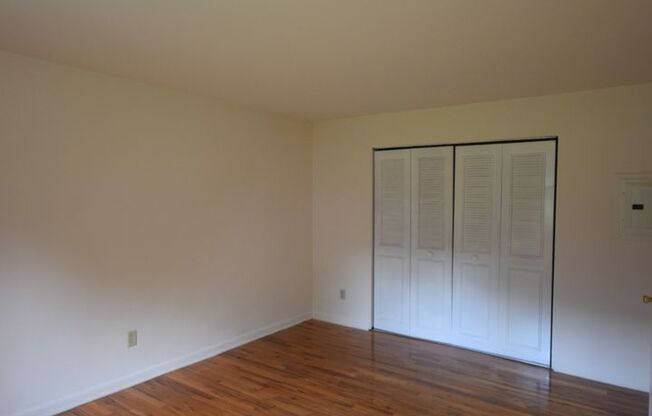 1 bed, 1 bath, 454 sqft, $1,275, Unit M-23