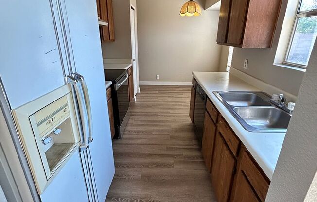 MI Special! *NEW* Paint *NEW* Flooring *NO* HOA Glendale Home 4 Rent!