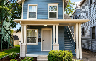Downtown 2-Bedroom Just Blocks from Colorado College