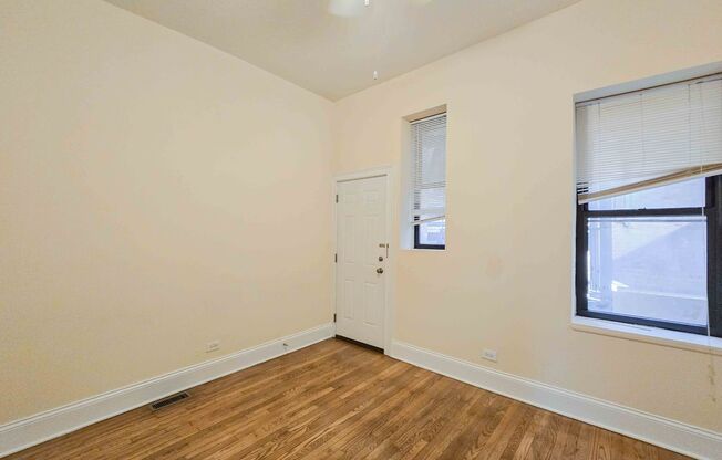 3 beds, 2 baths, 1,365 sqft, $4,250, Unit 877-D1