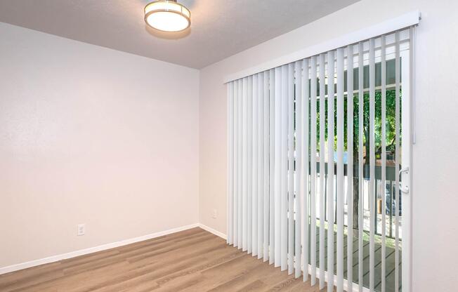 2 beds, 1.5 baths, 890 sqft, $1,309