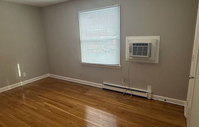 4 beds, 2 baths, 1,330 sqft, $1,495