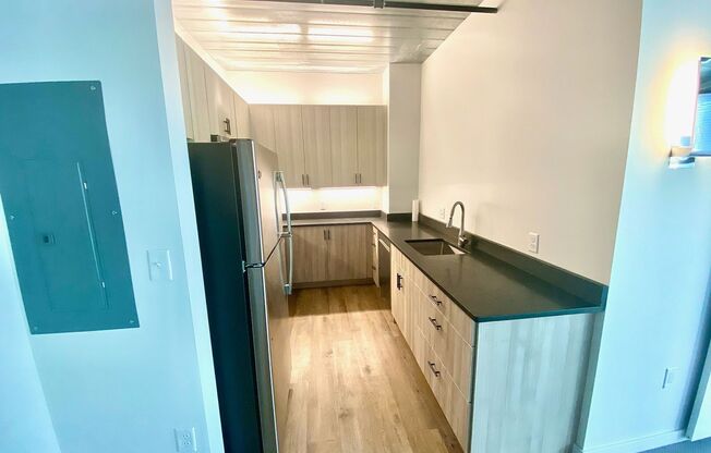 2 beds, 1 bath, 835 sqft, $2,295, Unit Unit 205