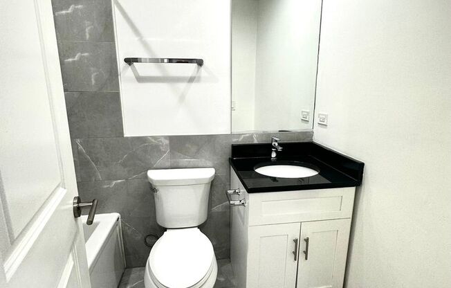 Studio, 1 bath, 400 sqft, $1,300, Unit 6954-406