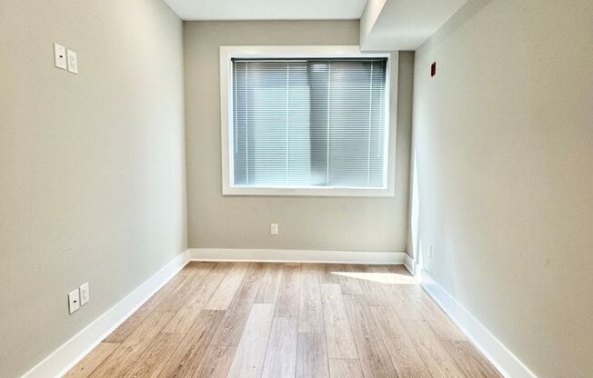 2 beds, 2 baths, 900 sqft, $1,599, Unit 306