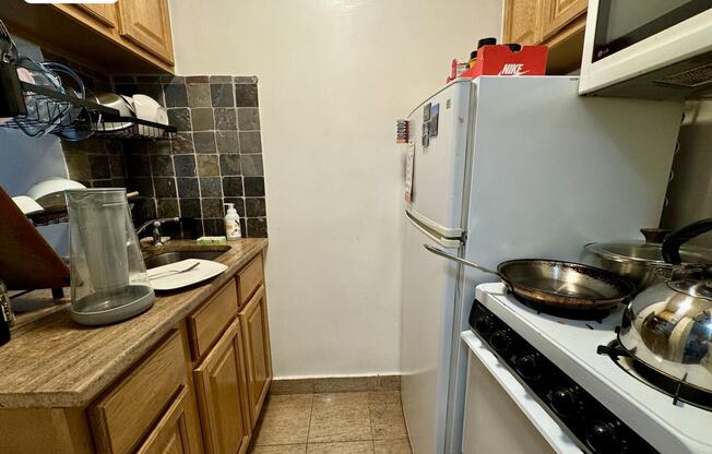 141 E 55 ST