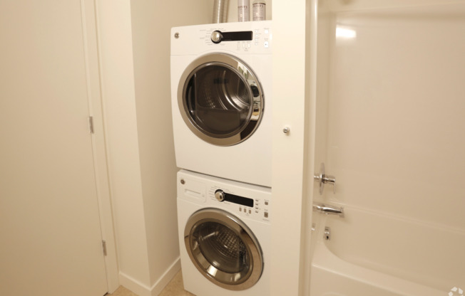 1 bed, 1 bath, 585 sqft, $1,469, Unit 614