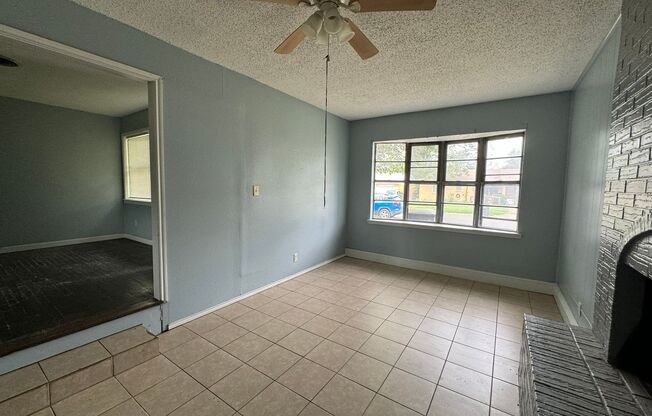 3 beds, 2 baths, $1,350