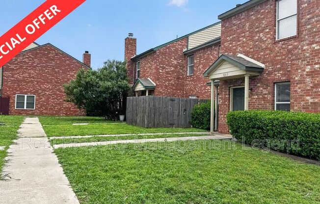 3211 ROUNDTREE LN