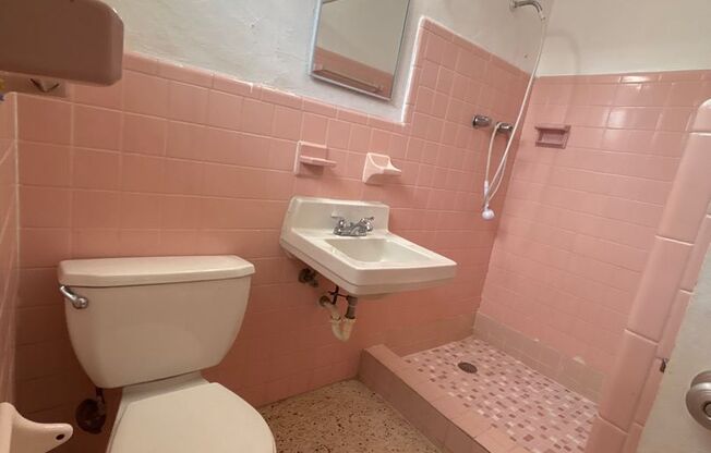Studio in Central Location near MIA Airport!