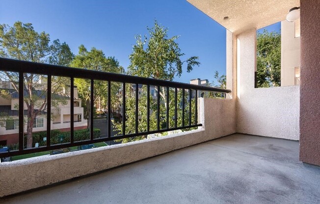 2 beds, 2 baths, 920 sqft, $2,695, Unit 204