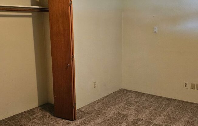 2 beds, 1 bath, $1,500