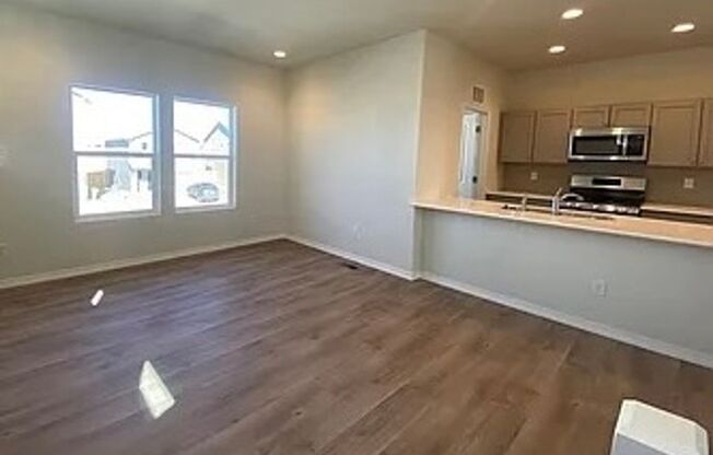 2Bedroom 2 bath that features  Hiking Trail, Near Fire Station, Near Hospital, Near Park, Near Schools, Near Shopping Center