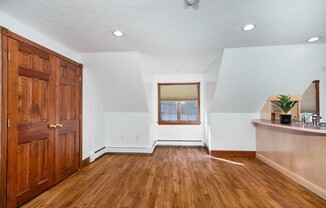 2 beds, 1.5 baths, 1,200 sqft, $2,600, Unit 2