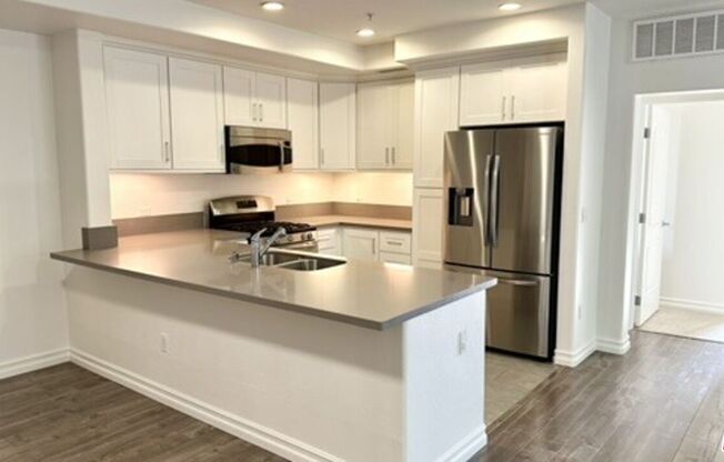 2 beds, 2 baths, 1,330 sqft, $3,975, Unit 436
