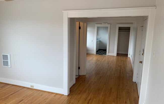 Studio, 1 bath, 280 sqft, $1,250, Unit 404