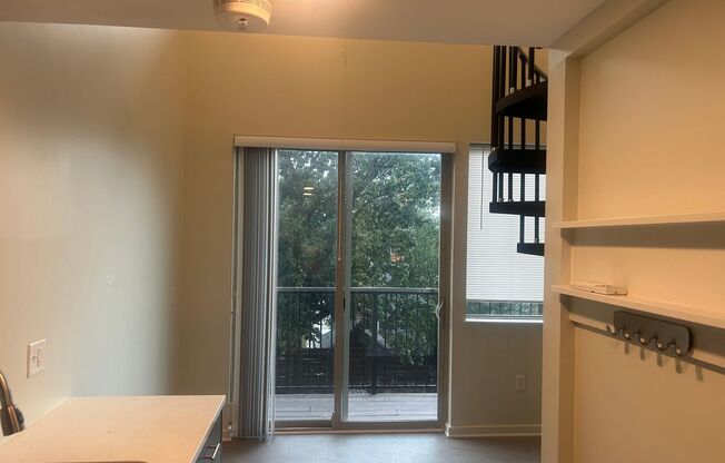 1 bed, 1 bath, 288 sqft, $875, Unit 210