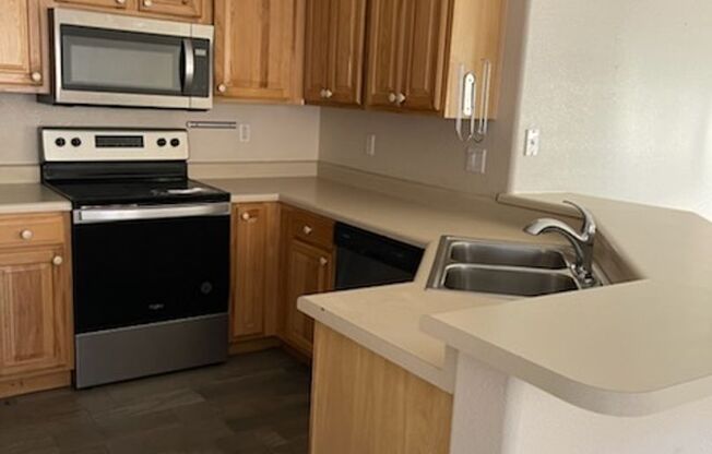4 bedroom 2 bath in Goodyear