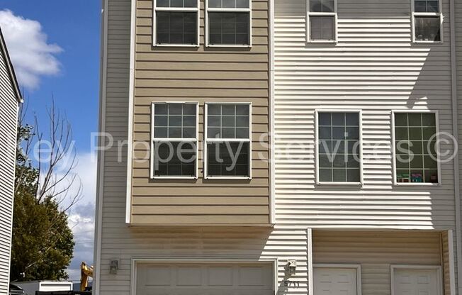 Orchards Townhome with Extra Deep Garage