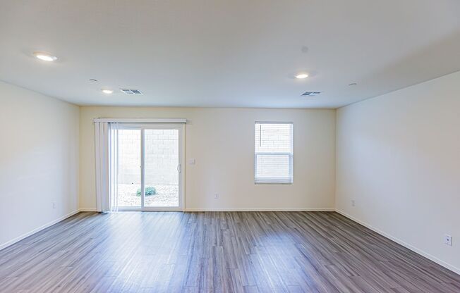 3 beds, 2.5 baths, $1,750