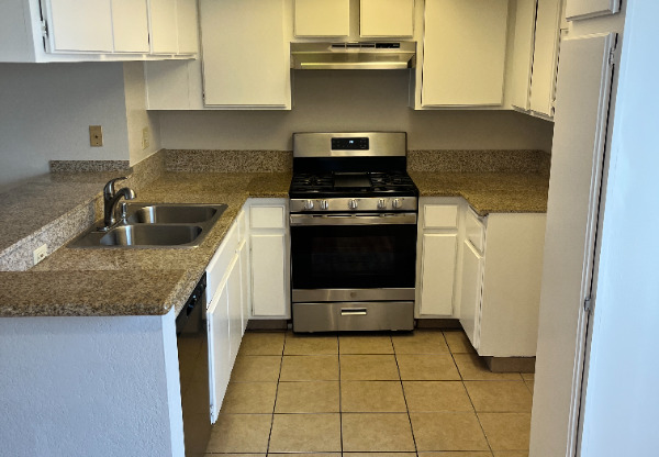 636 E VERDUGO AVE