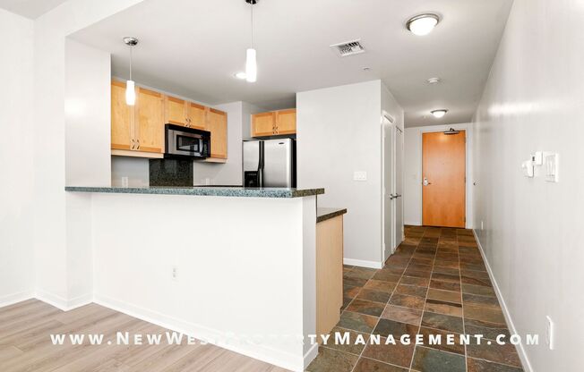 Studio, 1 bath, $1,975, Unit #823