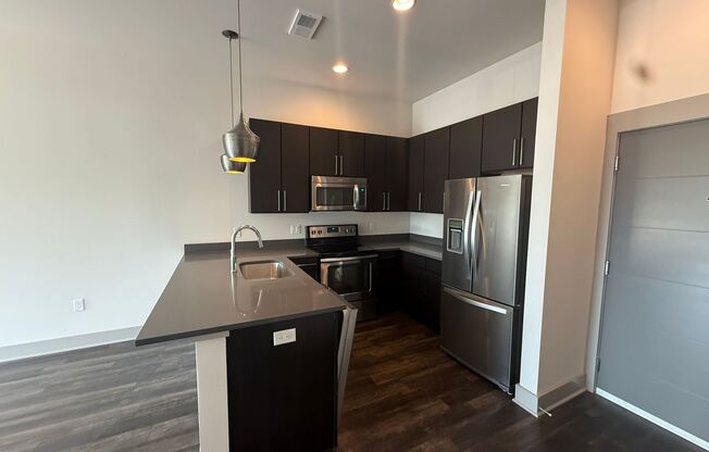 1 bed, 1 bath, 795 sqft, $1,575, Unit 213
