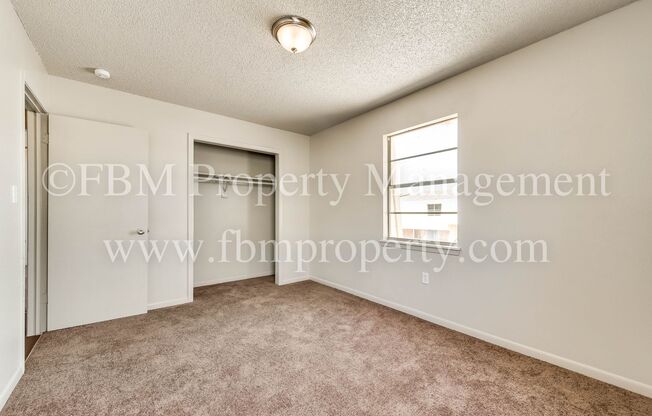 2 beds, 1 bath, $895, Unit 402