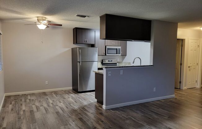 2 beds, 1 bath, 966 sqft, $1,450