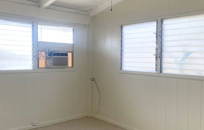 Salt Lake/Aliamanu: 2-bedroom 1-bath enclosed patio duplex
