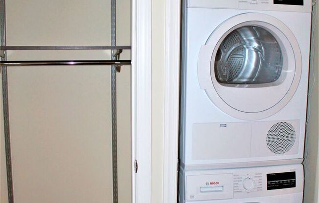 Studio, 1 bath, 480 sqft, $2,175, Unit 308