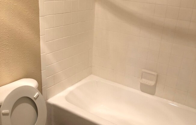 3 beds, 2 baths, 1,203 sqft, $1,950, Unit 11620B
